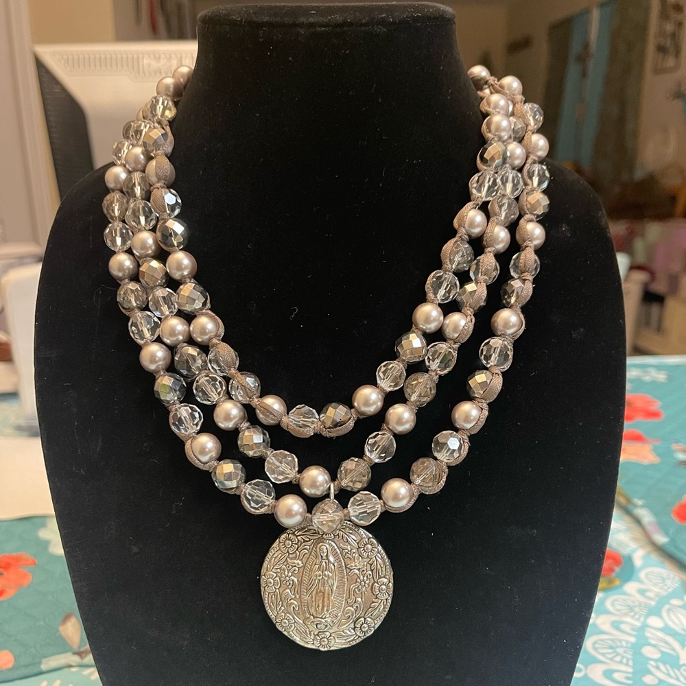 19” long 3 strand ribbon pearl and crystal with pendant